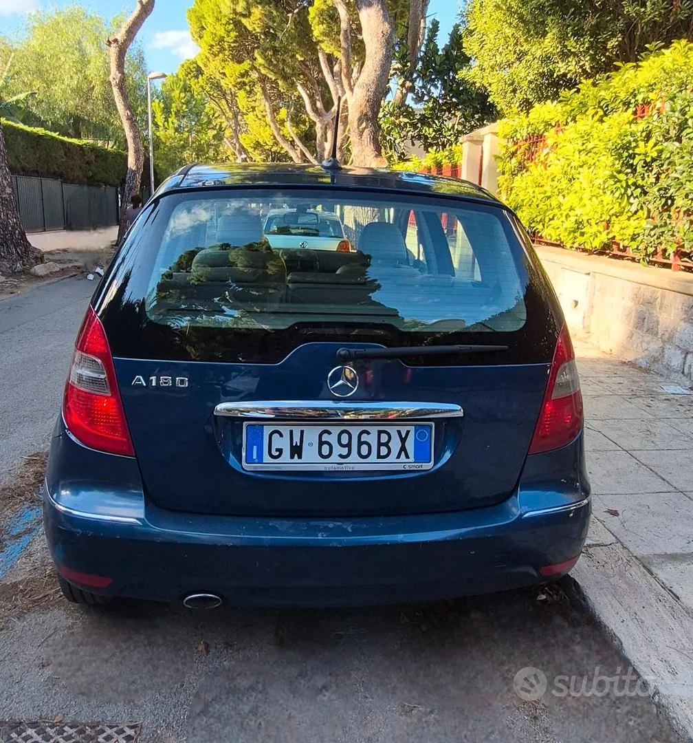 Mercedes-Benz A 2012 photo 2