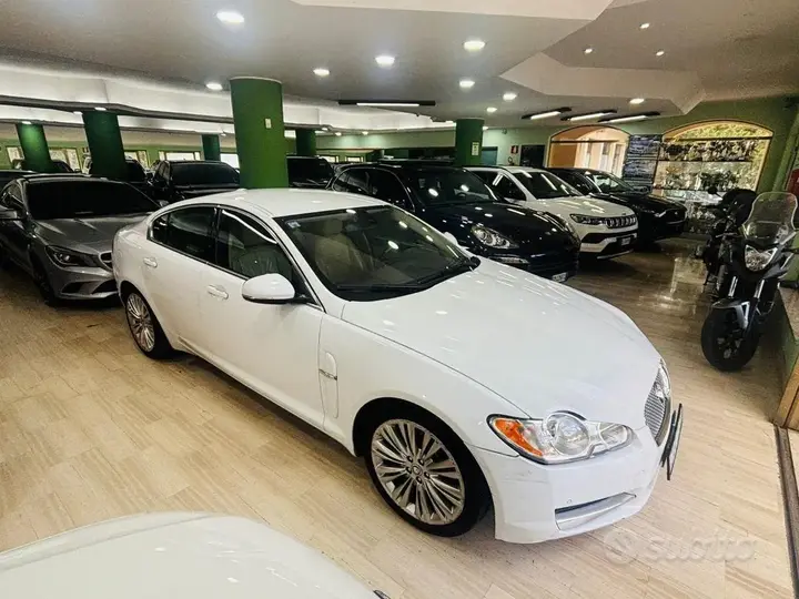Jaguar Xf 2010 photo 3