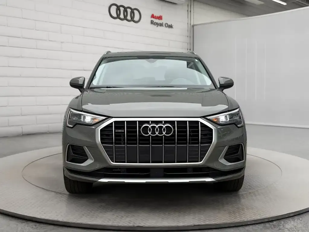 Audi Q3 2021 photo 2