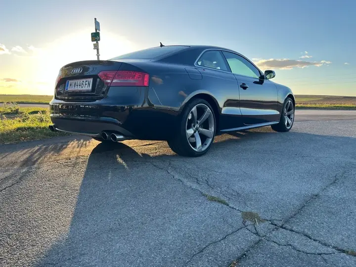 Audi A5 2010 photo 3