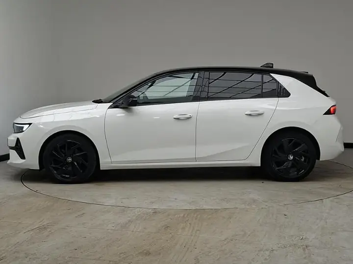 Vauxhall Astra 2023 photo 4