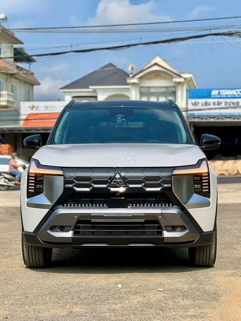 Mitsubishi Destinator