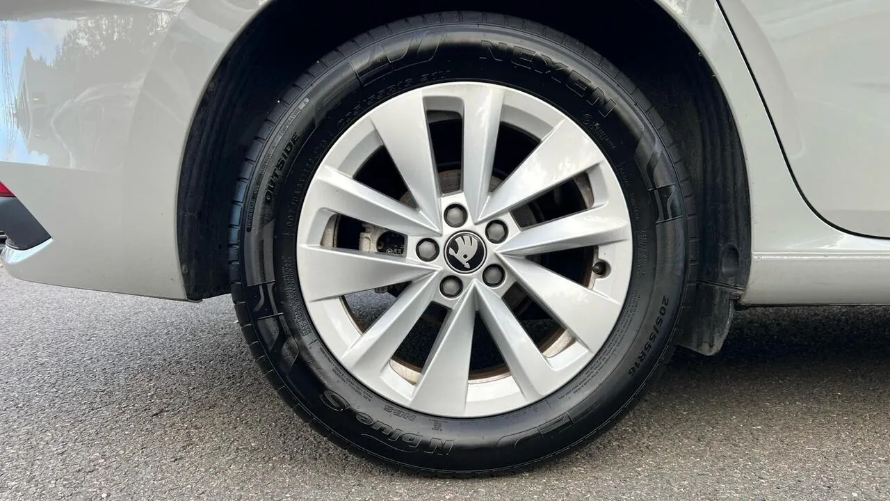 Skoda Scala 2025 photo 5
