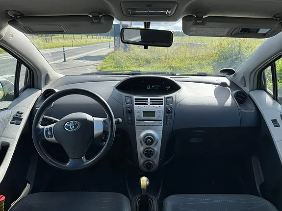Toyota Yaris 2007 photo 4