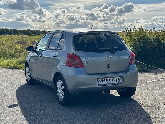 Toyota Yaris 2007 photo 3