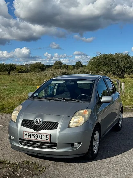 Toyota Yaris 2007 photo 2
