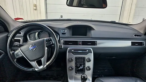 Volvo V70 2014 photo 2