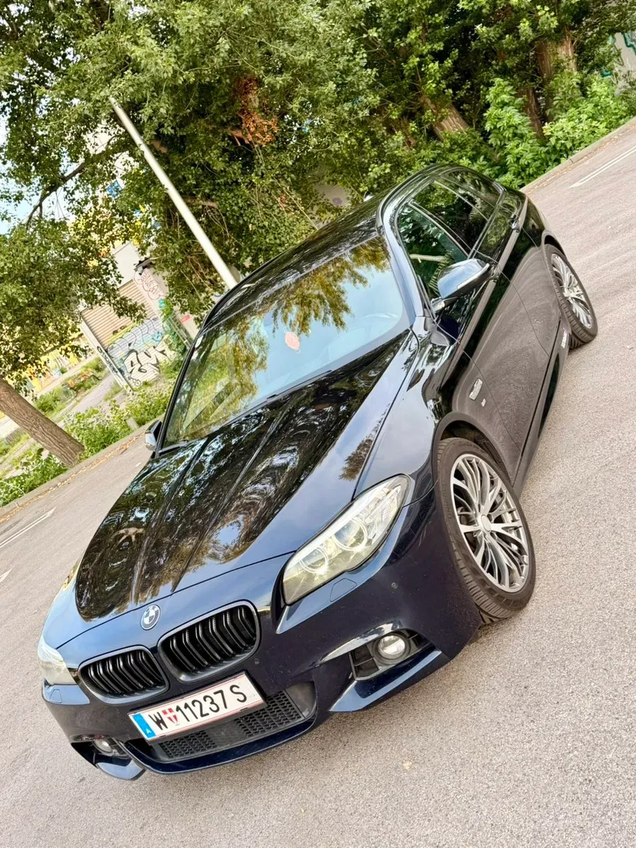 BMW 5 Series 2016 photo 2