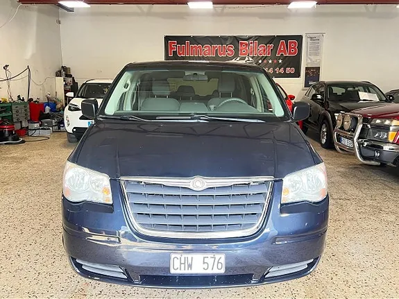Chrysler Town & Country 2008 photo 2