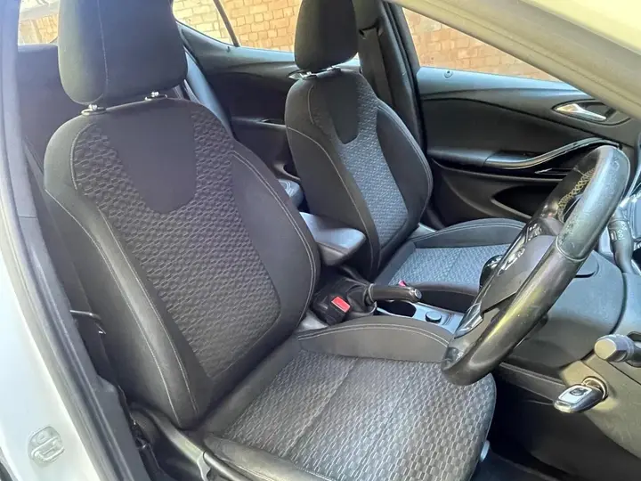 Vauxhall Astra 2016 photo 5