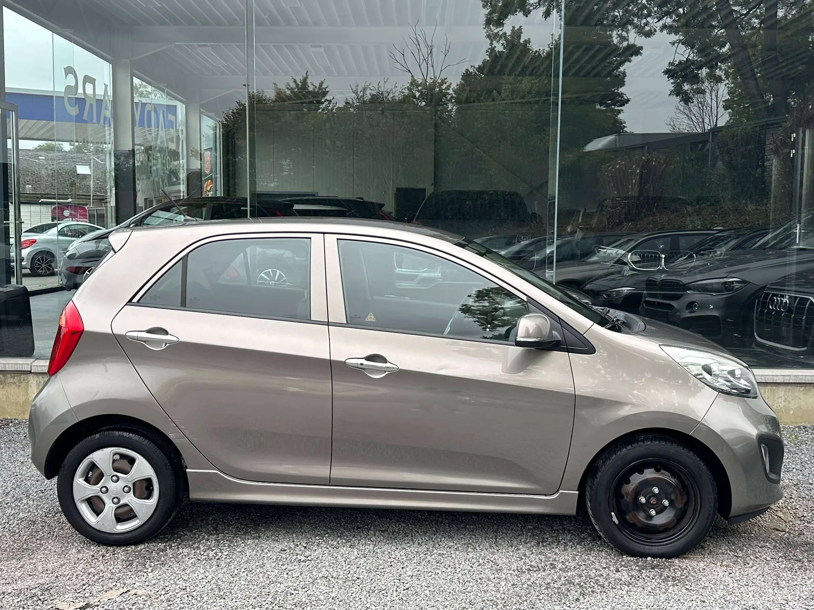 Kia Picanto 2011 photo 4