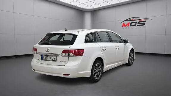 Toyota Avensis 2012 photo 2