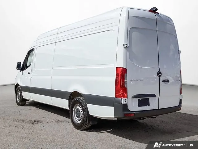 Mercedes-Benz Sprinter 2025 photo 4