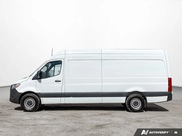 Mercedes-Benz Sprinter 2025 photo 2