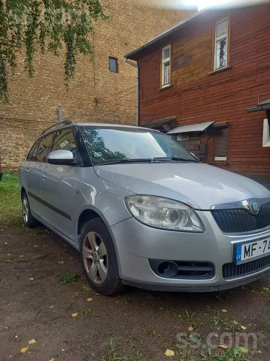 Skoda Fabia 2008 photo 4