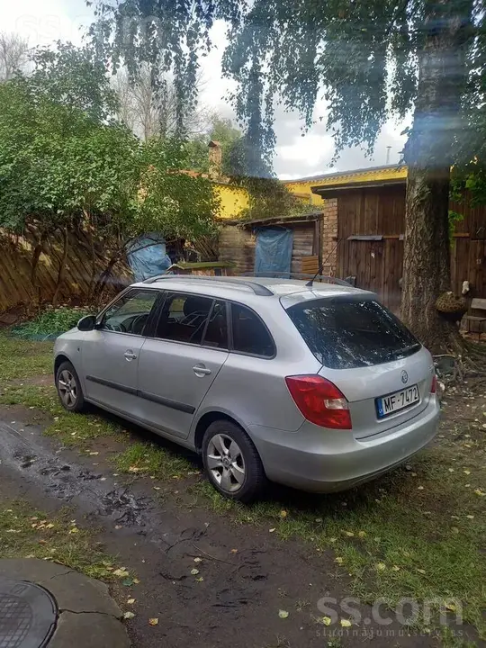 Skoda Fabia 2008 photo 2