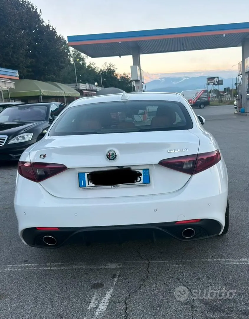 Alfa Romeo Giulia 2018 photo 3