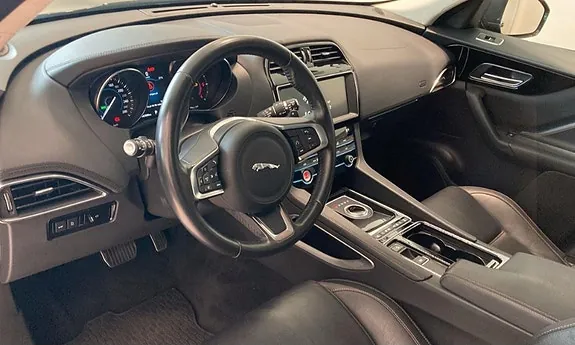Jaguar F-Pace 2019 photo 2