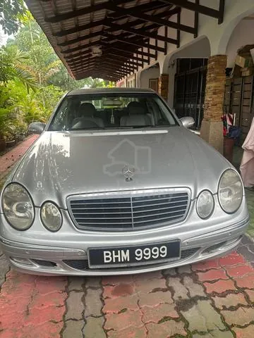 Mercedes-Benz 200E