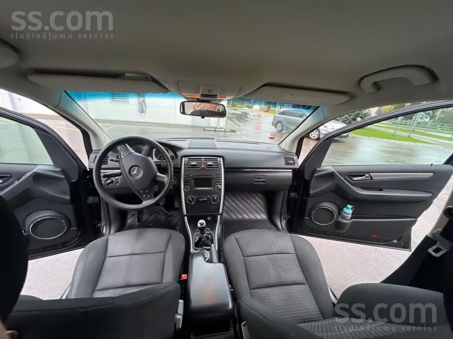 Mercedes-Benz B180 2010 photo 5