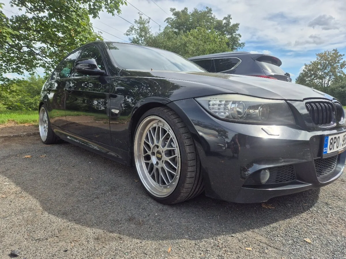 BMW E90 2008 photo 5