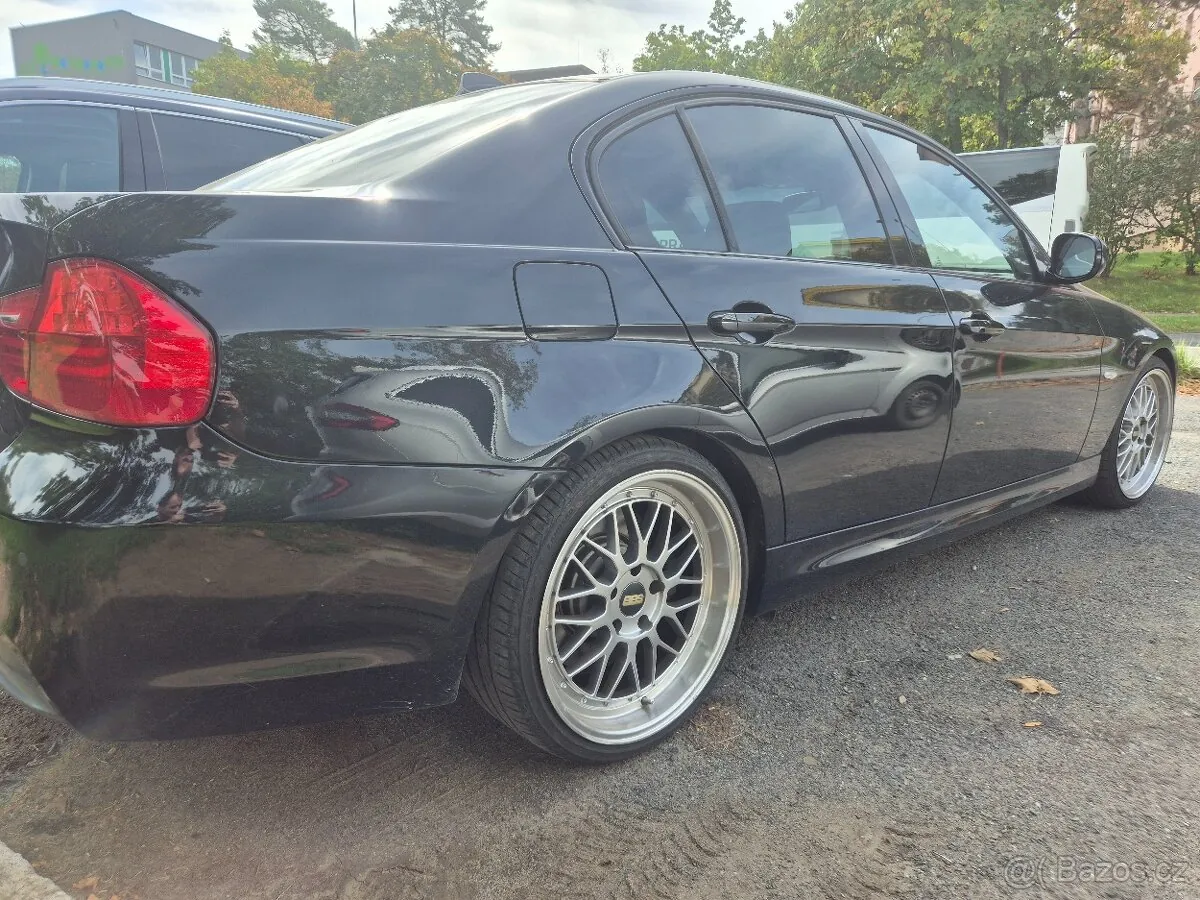 BMW E90 2008 photo 4