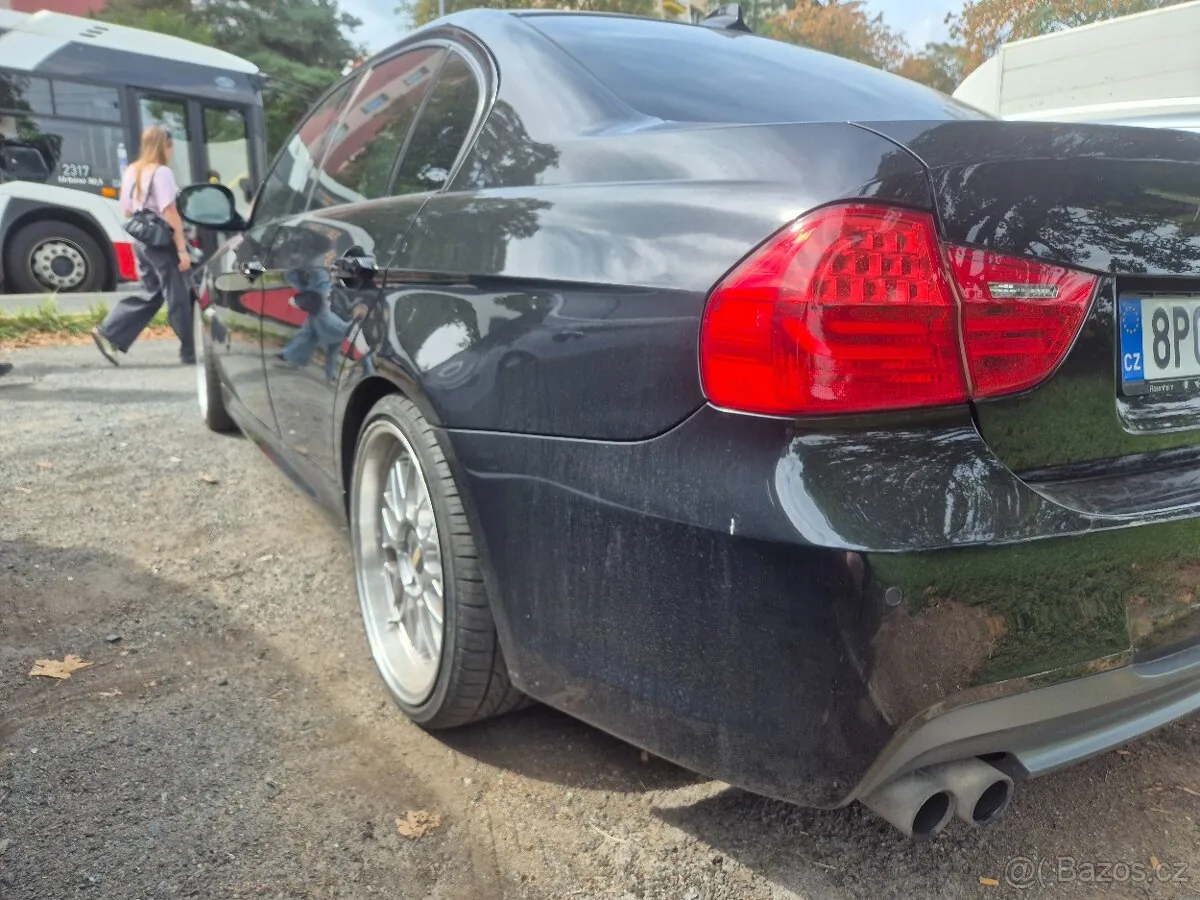BMW E90 2008 photo 3
