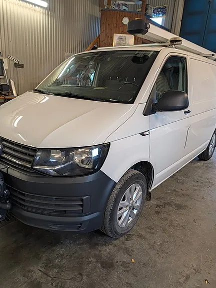 Volkswagen Transporter 2018 photo 2