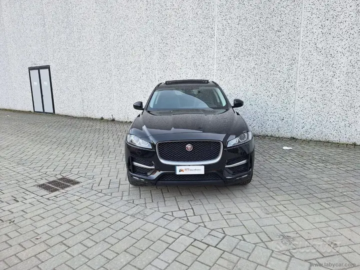 Jaguar F-Pace 2018 photo 2