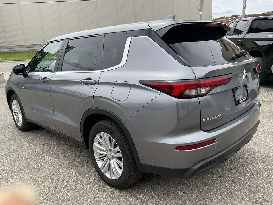 Mitsubishi Outlander 2023 photo 5