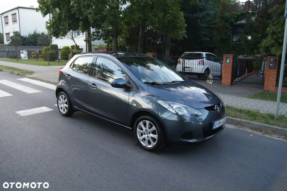 Mazda 2 2009 photo 3