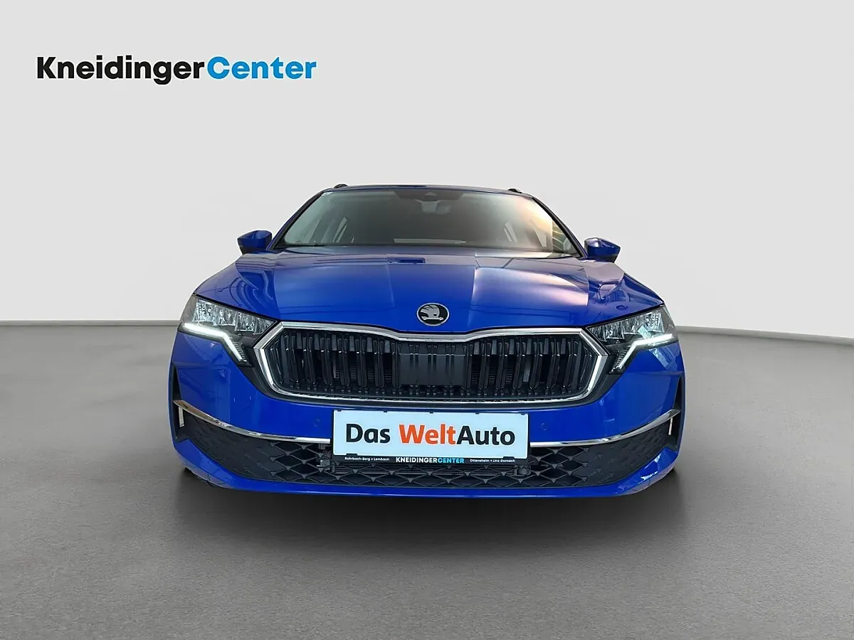 Skoda Octavia 2024 photo 2