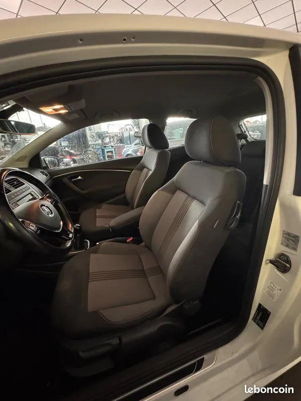 Volkswagen Polo 2016 photo 2