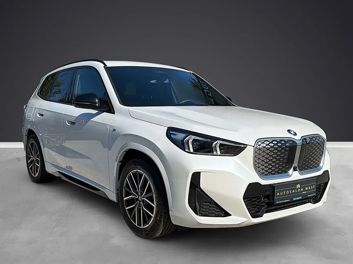 BMW Ix1 2024 photo 2
