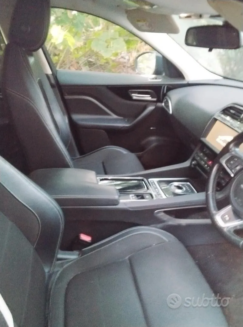 Jaguar F-Pace 2017 photo 3