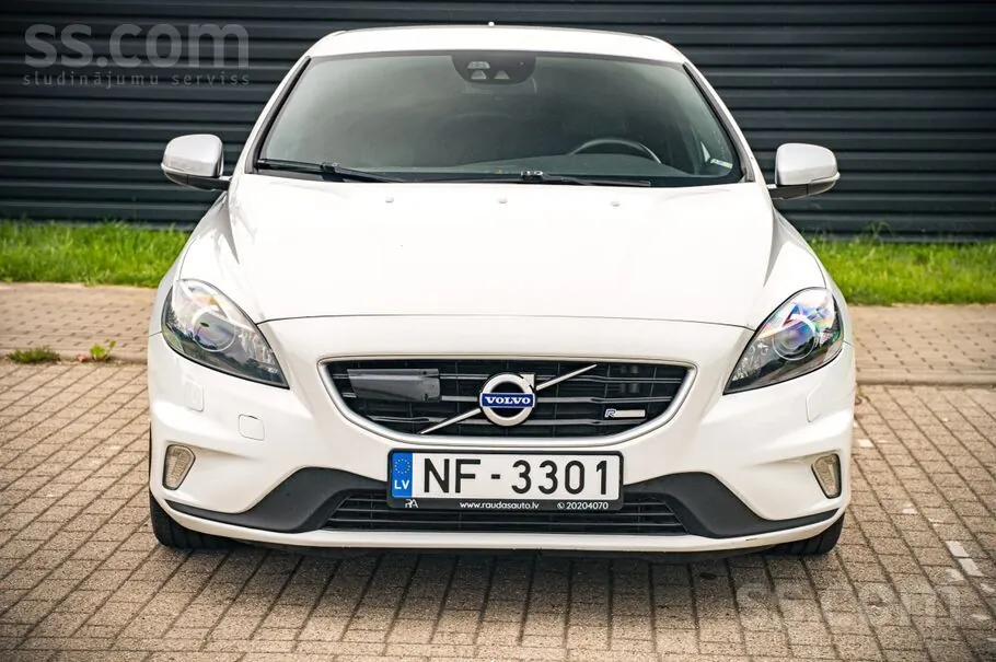 Volvo V40 2014 photo 2