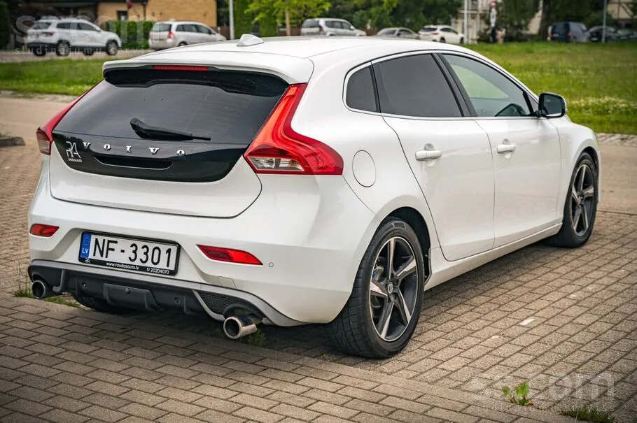 Volvo V40 2014 photo 4