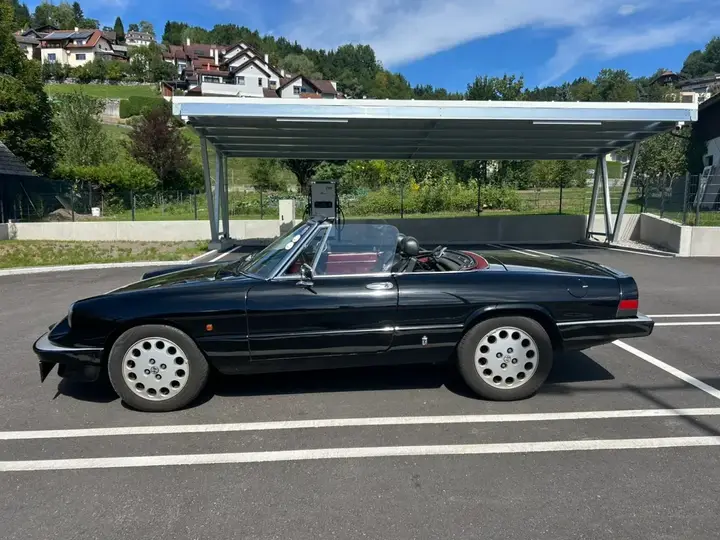 Alfa Romeo Spider 1987 photo 3