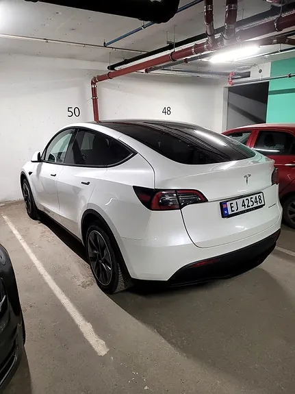Tesla Model Y 2024 photo 3