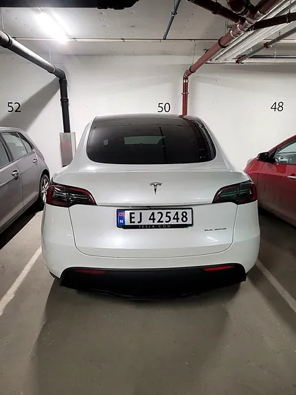Tesla Model Y 2024 photo 4