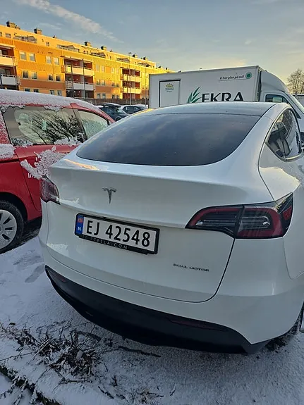 Tesla Model Y 2024 photo 5