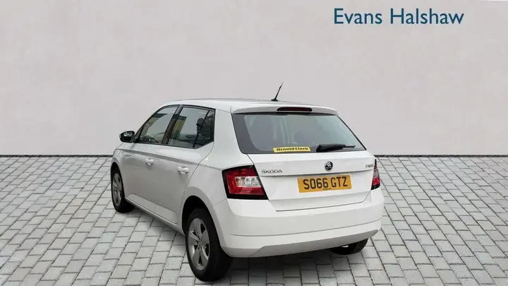 Skoda Fabia 2016 photo 3