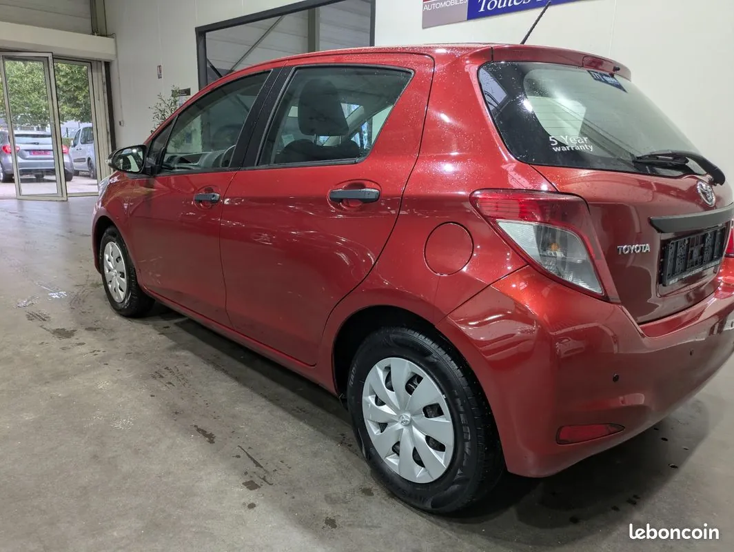 Toyota Yaris 2014 photo 5