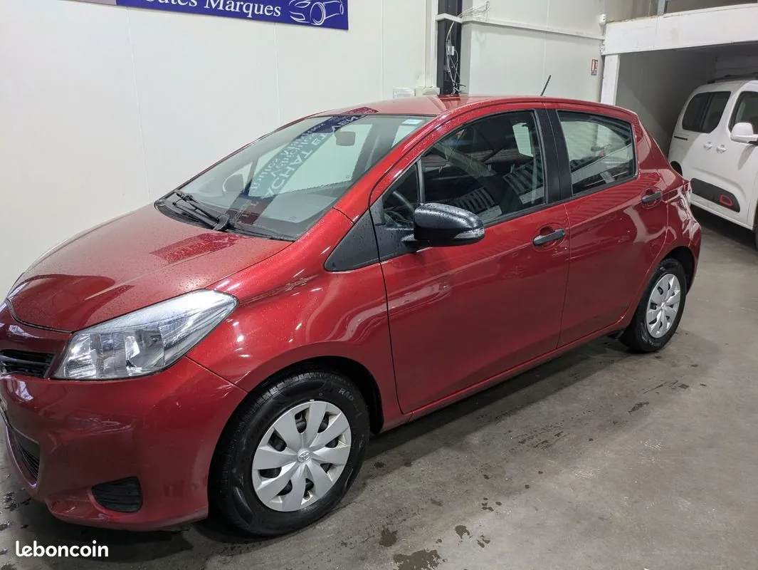 Toyota Yaris 2014 photo 3