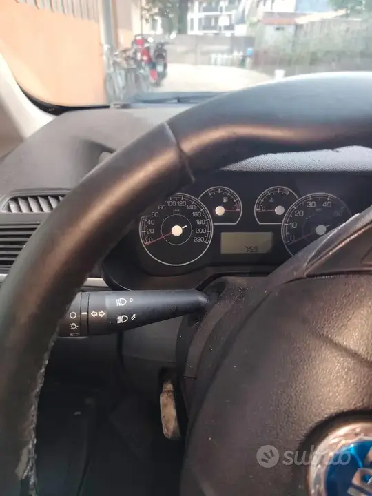 Fiat Grande Punto 2007 photo 4