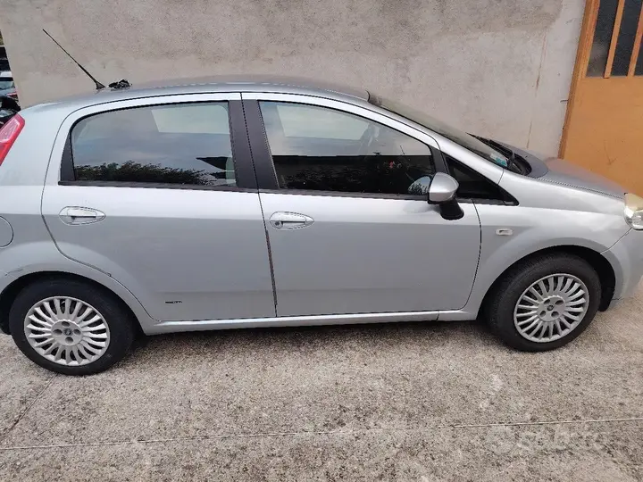 Fiat Grande Punto 2007 photo 3