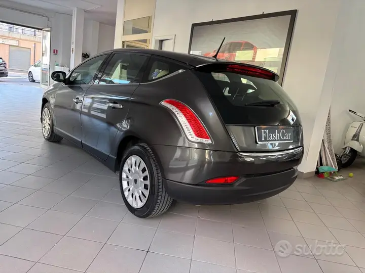 Lancia Delta 2010 photo 5