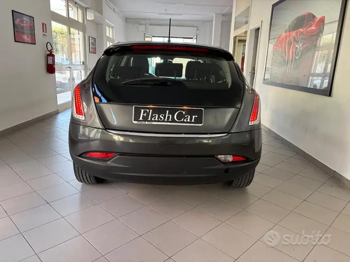 Lancia Delta 2010 photo 4