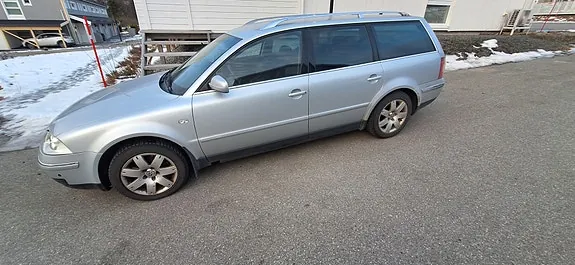 Volkswagen Passat 2001 photo 2