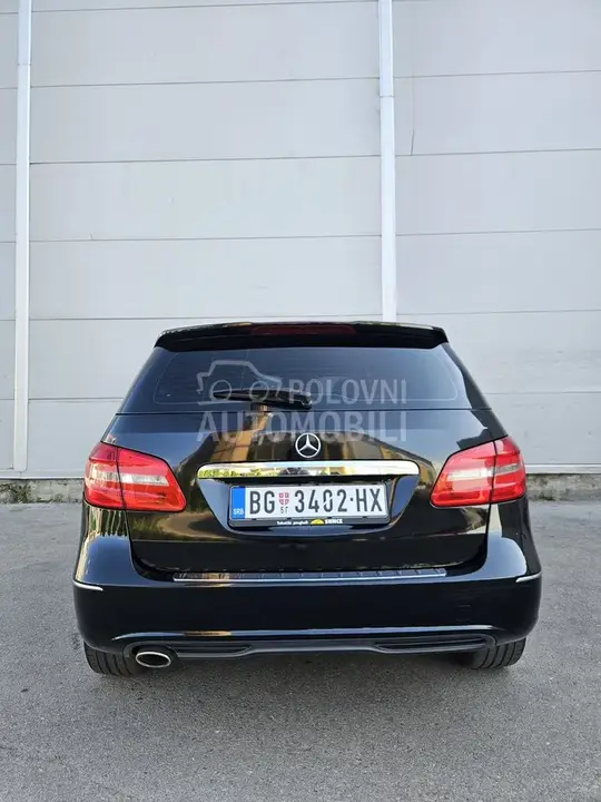 Mercedes-Benz B 180 2012 photo 5